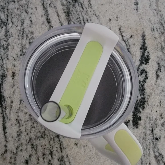 Stanley Quencher H2.0 Tumbler 40oz - Picture 3 of 4